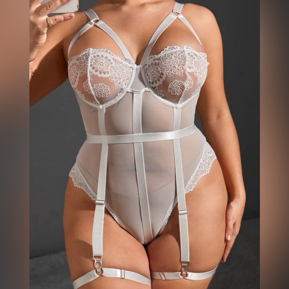 NWT SHEIN - White Plus Contrast Lace Mesh Underwire Teddy Bodysuit w/Garter Set - Picture 1 of 6